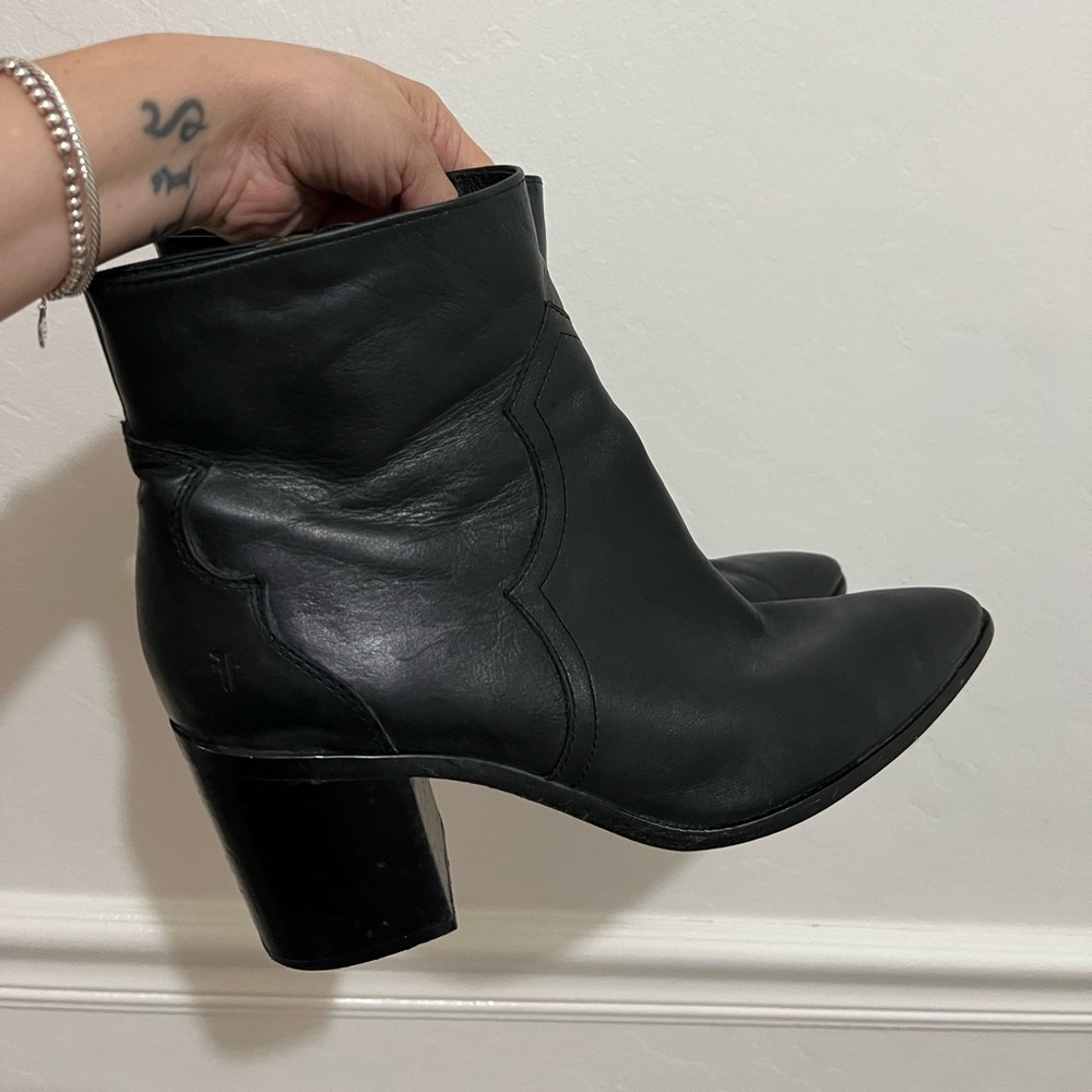 Frye Flynn Short Inside Zip Black Leather Boots Size 11 - Picture 5 of 15